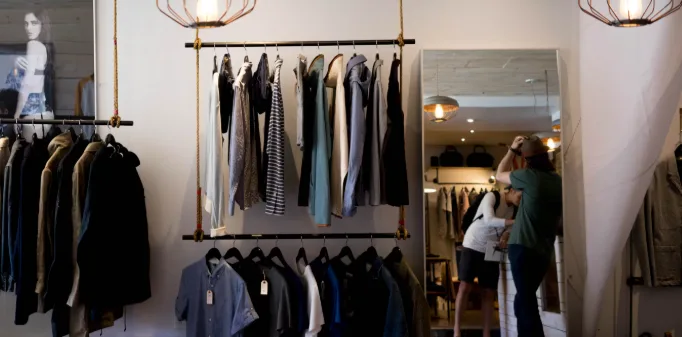 Natural vs. Synthetic Fabrics: Choosing the Best Materials for Your Wardrobe