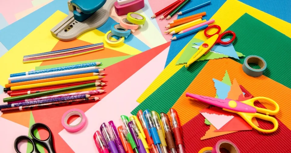 Acrylic Paint vs. Oil Paint: Which Medium Best Suits Your Artistic Journey?