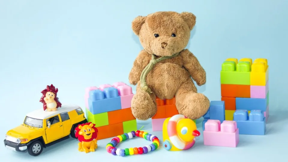 Educational Toys vs. Entertainment Toys: Choosing the Best Playtime Experience for Your Child