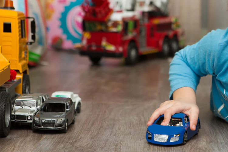 Educational Toys vs. Entertainment Toys: Choosing the Best Playtime Experience for Your Child
